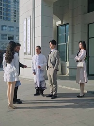 贅婿被辱，首充六元送總裁姐姐 - Episode 53