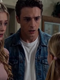 Childhood in the Closet - Episode 17