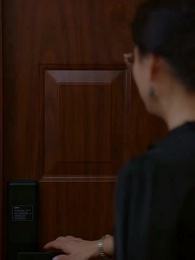 الحلقة 42 - الزوجة السابقة مغرية جدًا، السيد فراس مهووس بمطاردتها