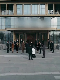 Episode 35 - [Dubbed]Heiress & The Courier: A Delivery of Love