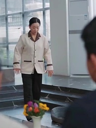 Los Intrusos Caen - Episode 6