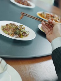 ผัวตายเธอก็ดีใจ แต่เสียใจด้วยที่ผมกลับมา - Episode 24