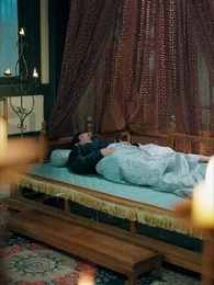 野外撿福寶，紈絝王爺被旺成皇帝 - Episode 72