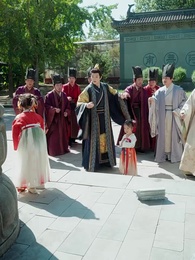 野外撿福寶，紈絝王爺被旺成皇帝 - Episode 59