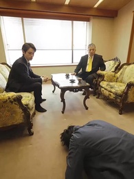 第15話 - 伏龍の王と心貧しき狐たち