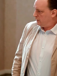 Серия 65 - [Дубляж]Нашла бездомного Ликана и сделала его своим партнёром