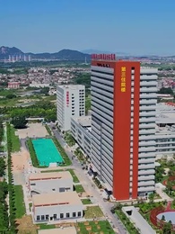 我病弱真千金，會億點玄學怎麼了 - Episode 37