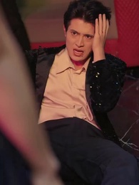 بعد استيقاظ الرئيس، أصبح هوسًا بزوجته المستوردة - Episode 45