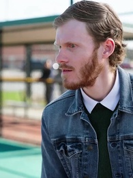 Épisode 27 - L’Héritier Tombé du Ciel chez la Milliardaire