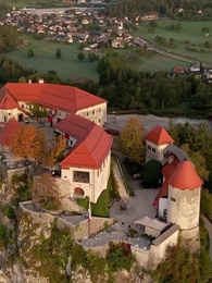 L’Héritier Tombé du Ciel chez la Milliardaire - Episode 23