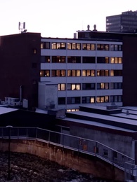 الحلقة 77 - عروسه هربت في خط النهاية