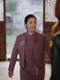 Episode 31 - The Arcane Order Elder  Takes Me Antiquing