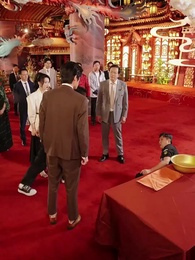 الحلقة 13 - [مدبلج]فرد الأمن وعامل التوصيل