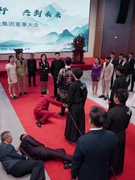 Trưởng Tỷ Hồi Quy, Vạn Người Cúi Đầu - Episode 21