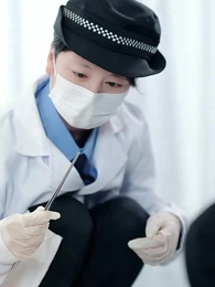透視神眼現世，警花追著我跑 - Episode 14