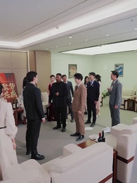 師姐別這樣,我的麒麟臂壓不住了 - Episode 43