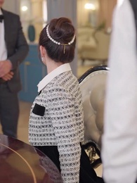 真千金被趕出門,植物人寵壞 - Episode 9