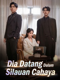 Dia Datang Dalam Silauan Cahaya